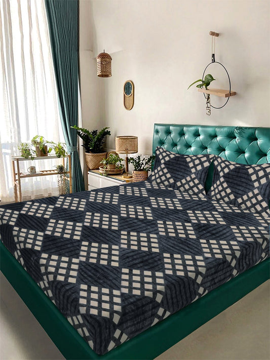 Grey Geometric Super King Woolen Double Bedsheet with 2 Pillow Covers