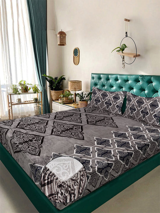 Brown Geometric Fitted Woolen Fitted Double Bedsheet with 2 Pillow Covers