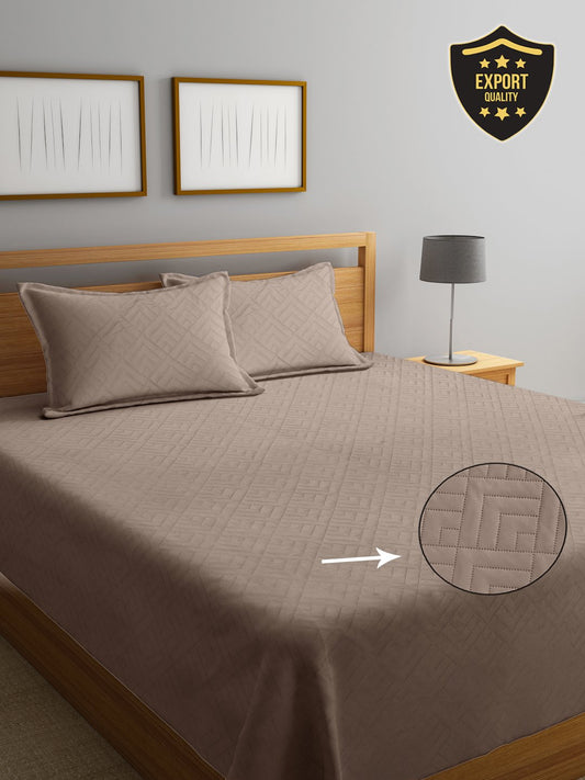 Brown Geometric King Size Micro Fiber Filling Double Bedcover with 2 Pillow covers