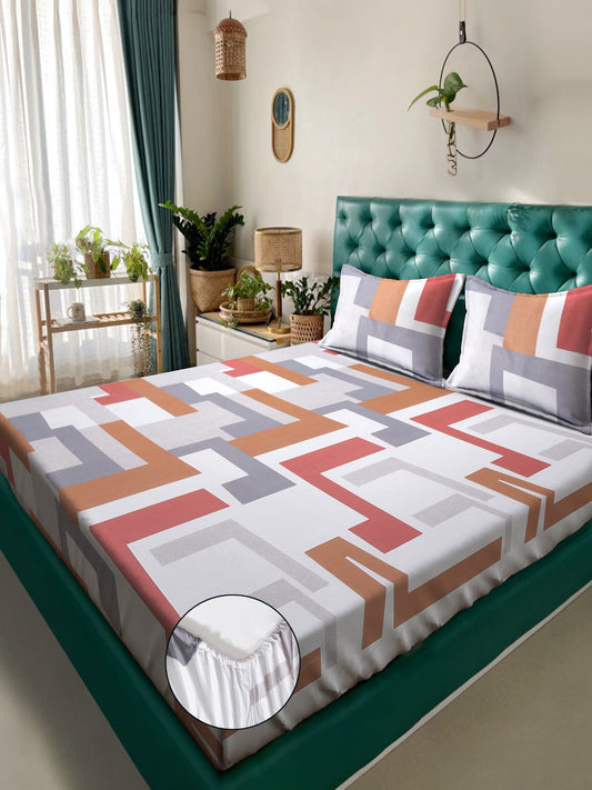 Klotthe Multicolor Geometric 300 TC Cotton Blend Fitted Double Bedsheet with 2 Pillow Covers
