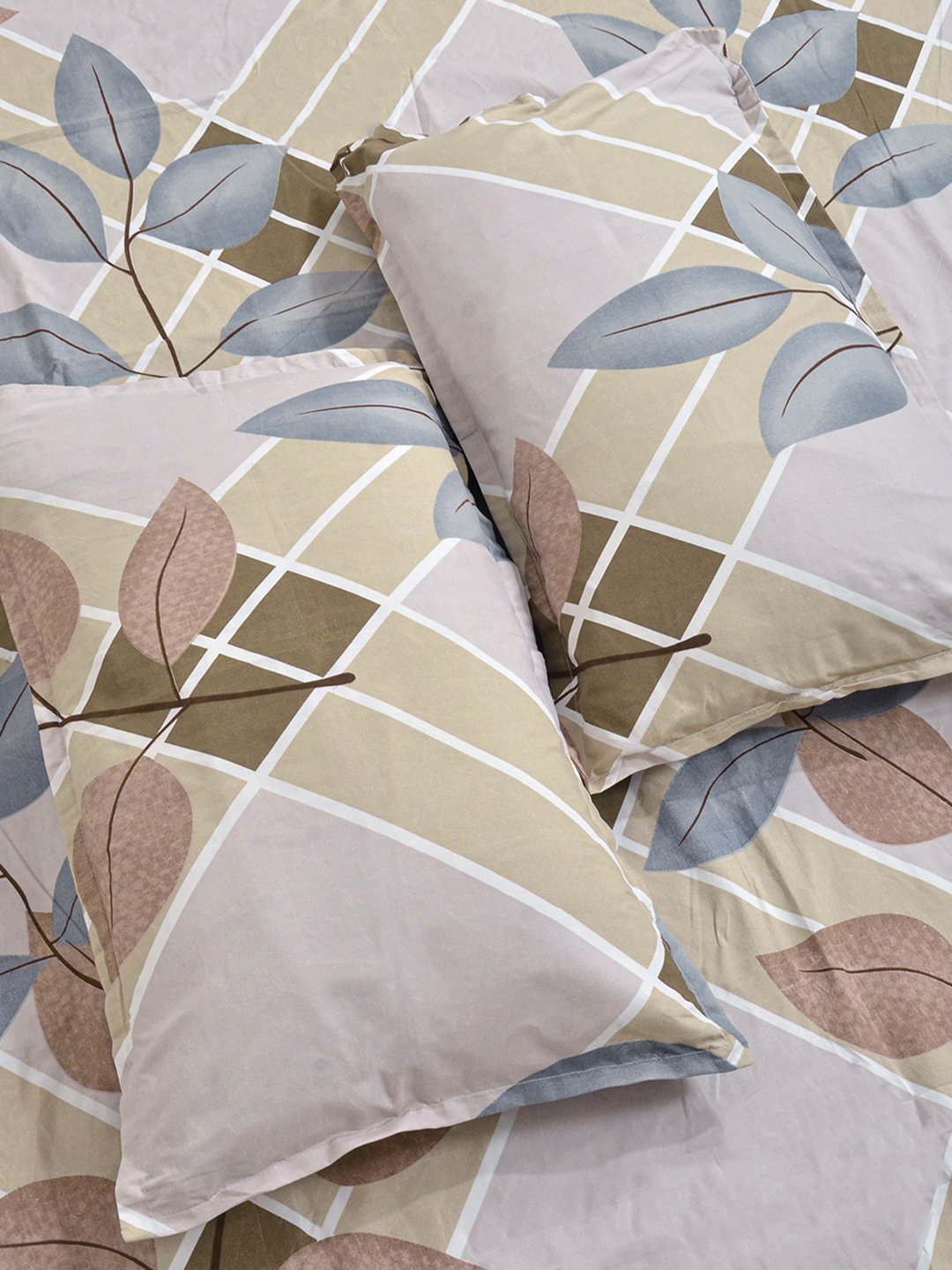 Multi Geometric 300 TC Cotton Blend Fitted Single Bedsheet with 2 Pillow Covers