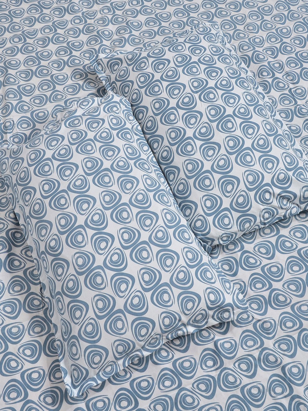 Blue Geometric 300 TC Cotton Blend Double Bedsheet with 2 Pillow Covers