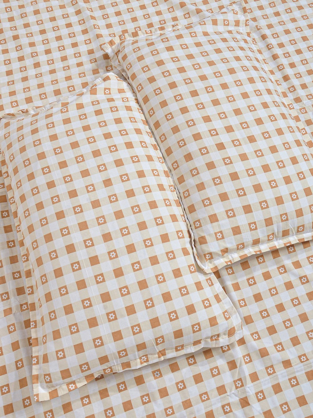 Beige Geometric 300 TC Cotton Blend Double Bedsheet with 2 Pillow Covers