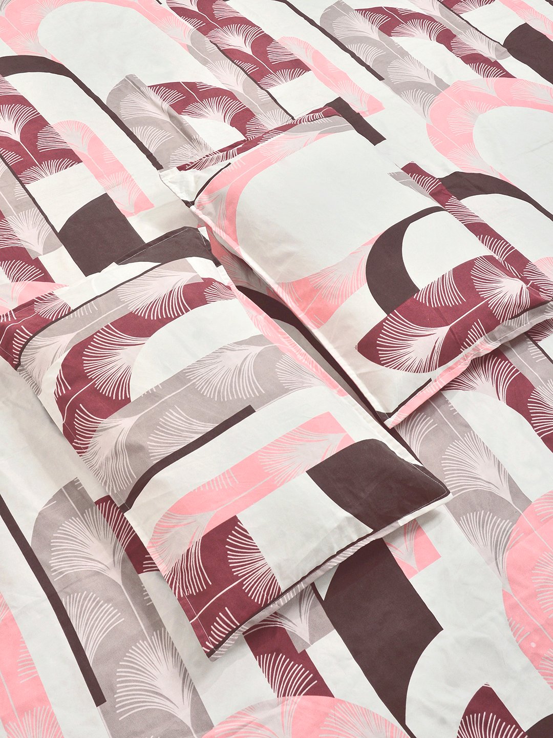 Multi Geometric Cotton Blend Double Bedsheet with 2 Pillow Covers