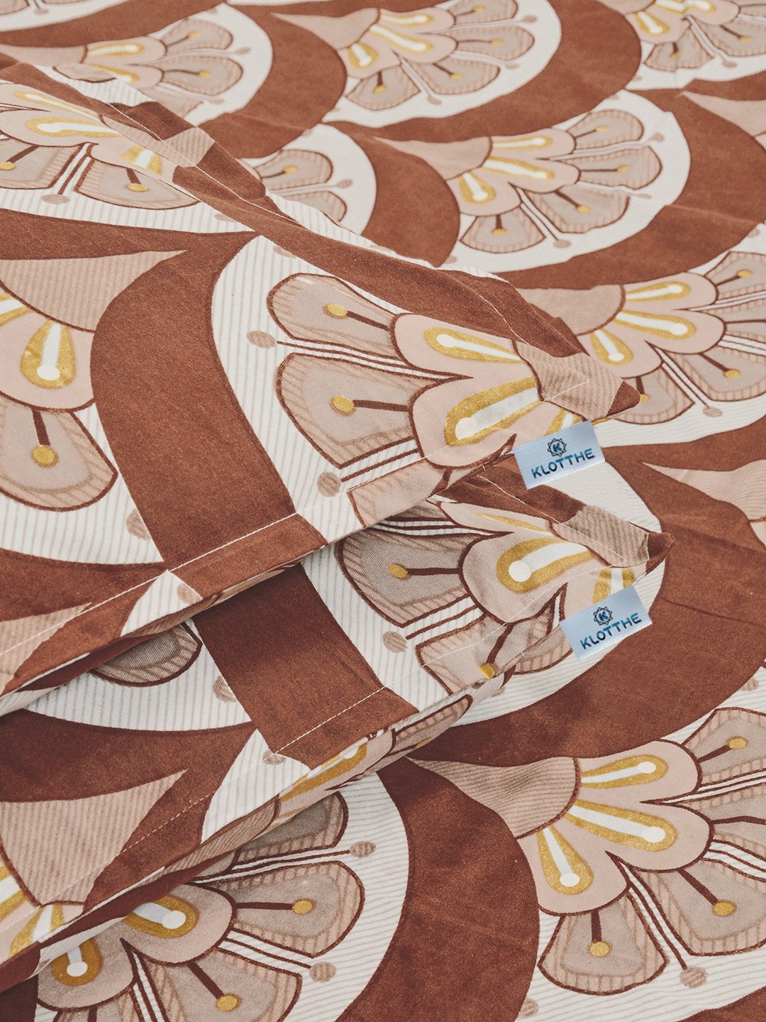Brown Floral 300 TC Cotton Blend Double Bedsheet with 2 Pillow Covers