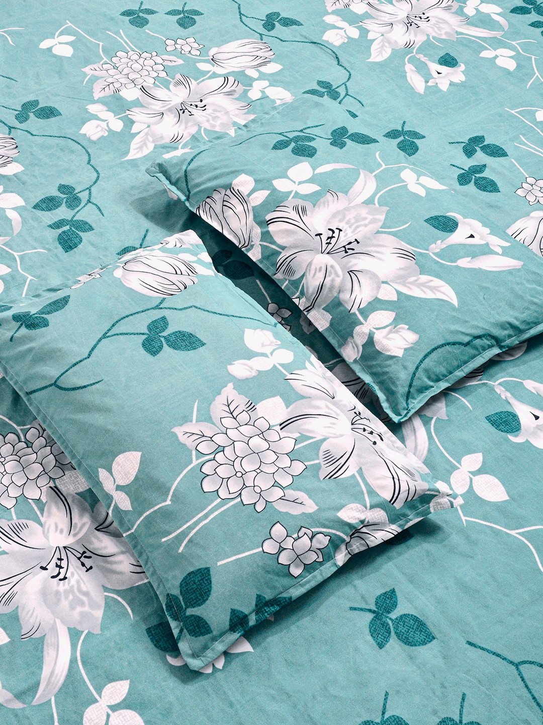 Green Floral Cotton Blend Double Bedsheet with 2 Pillow Covers