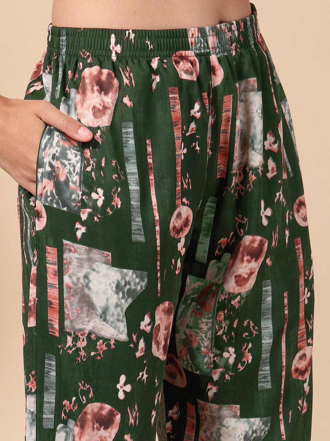 Green Geometric Cotton Blend Women Night Suit