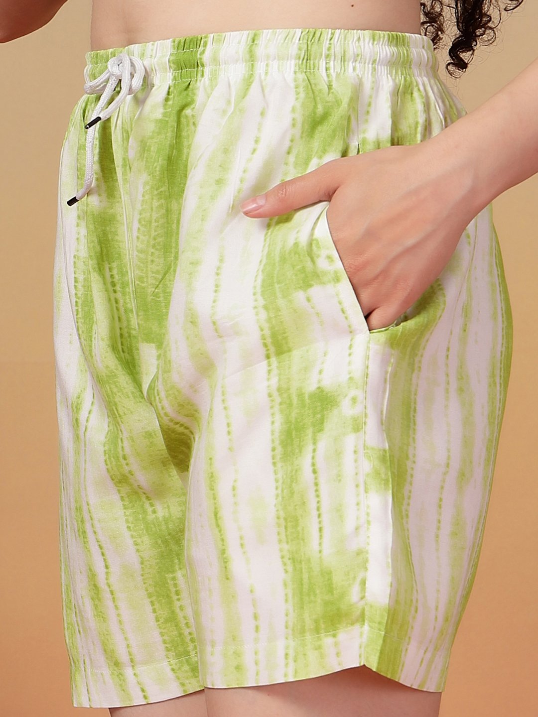 Women Green Abstract Pure Cotton Night Suit