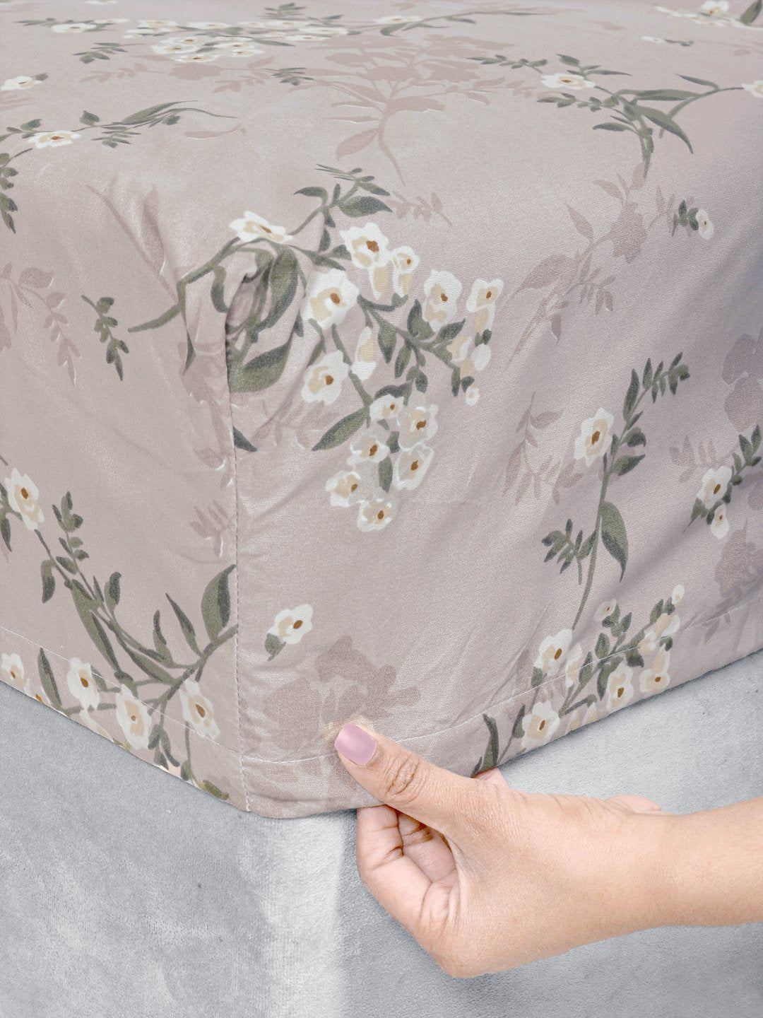 Brown Floral 300 TC Cotton Blend Fitted Double Bedsheet with 2 Pillow Covers