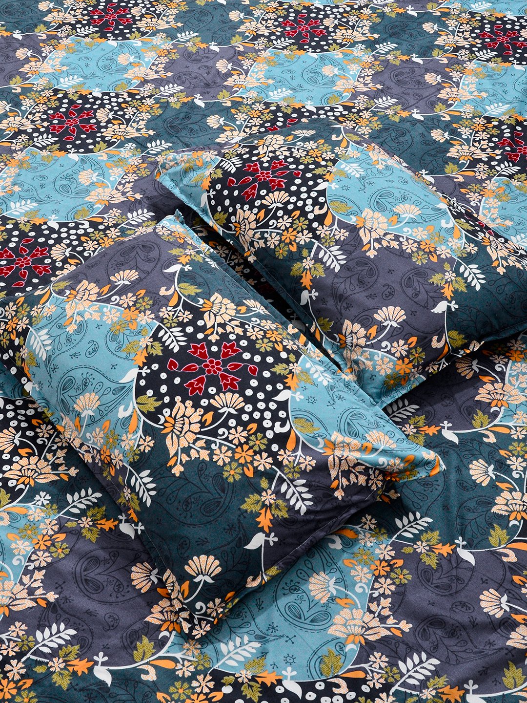 Blue Floral Cotton Blend Double Bedsheet with 2 Pillow Covers