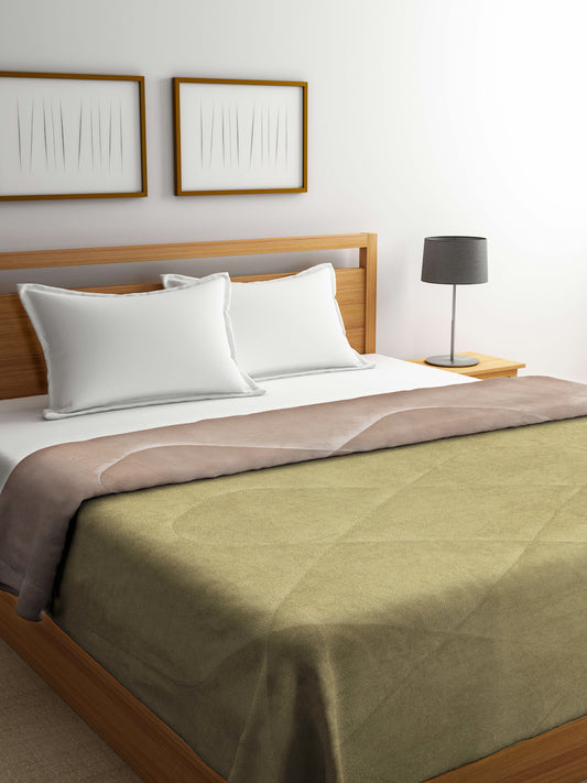 Klotthe Multi Solid 800 GSM Heavy Winter Double Bed Quilt