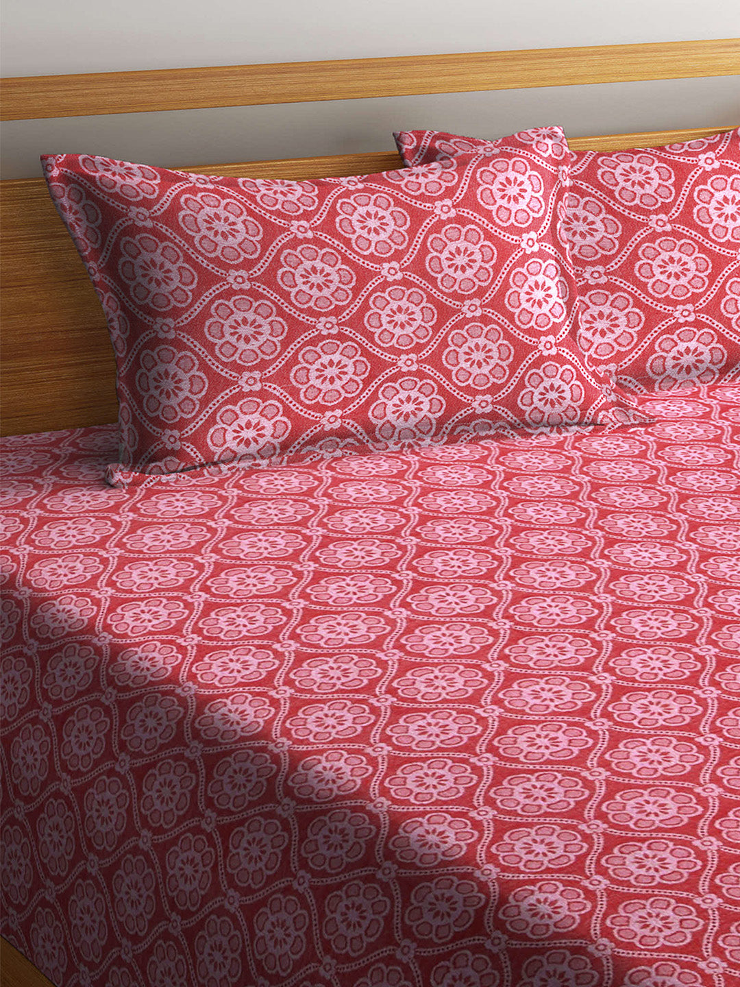 100% Cotton King Size Handwoven Bed Cover with Two Pillow Covers by KLOTTHE® (Red)