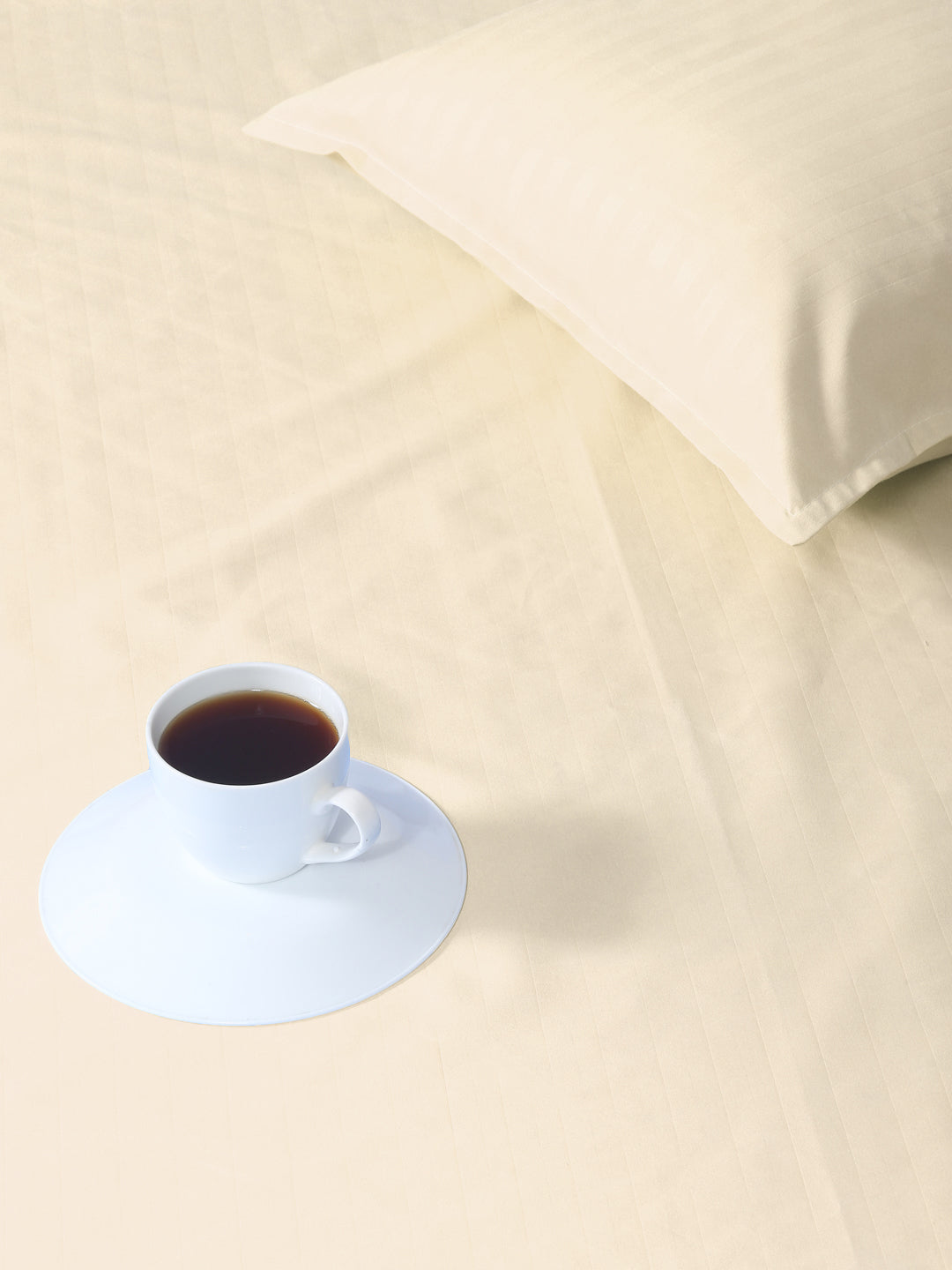 Klotthe Cream Cotton Blend Double Bed Sheet with 2 Pillow Covers