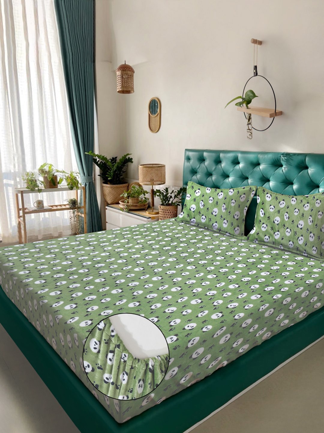 Green Cartoon Characters Woolen Fitted Double Bed Sheet with 2 Pillow Covers