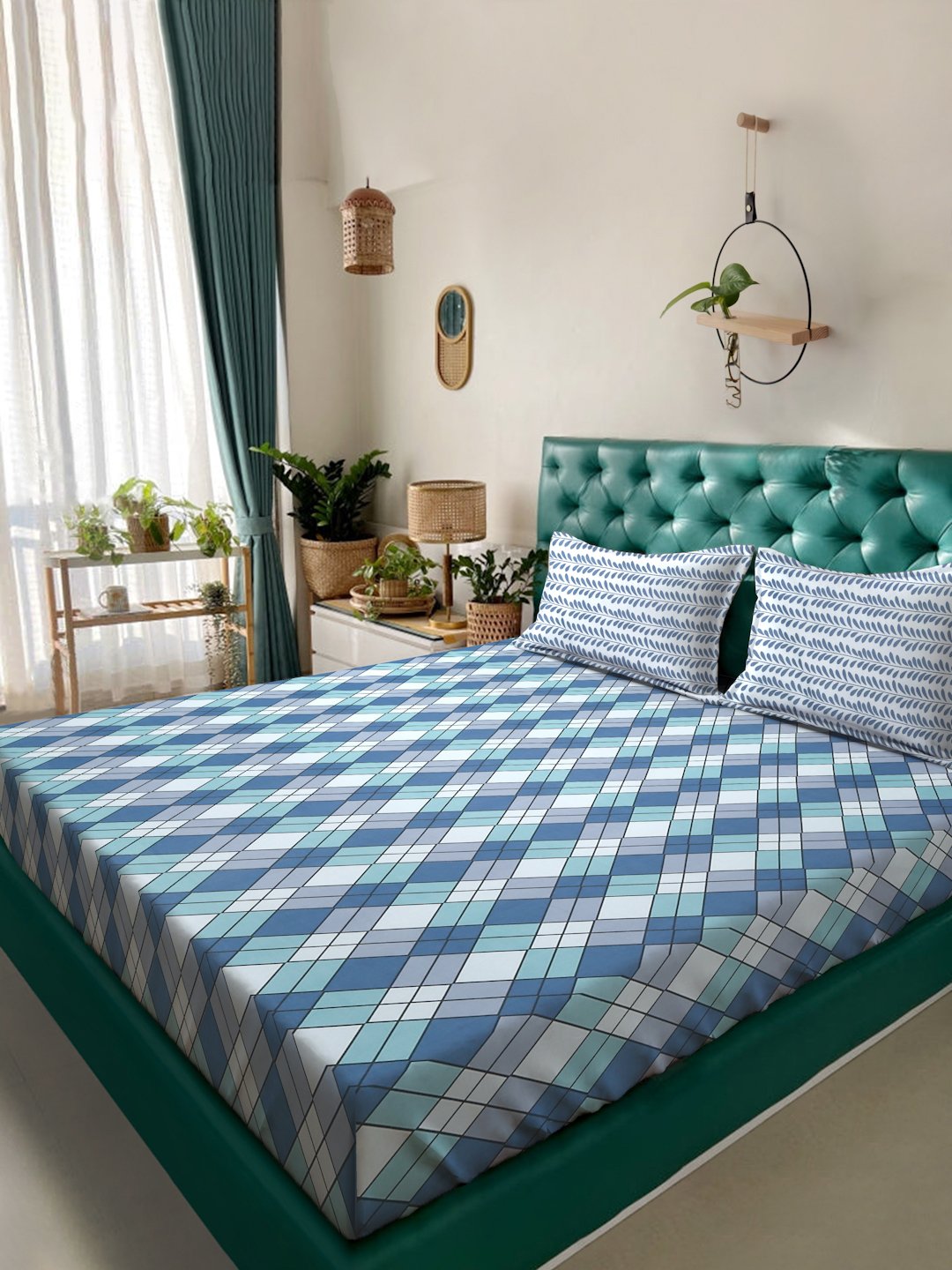 Multi Geometric 300 TC Cotton Blend Double Bedsheet with 2 Pillow Covers