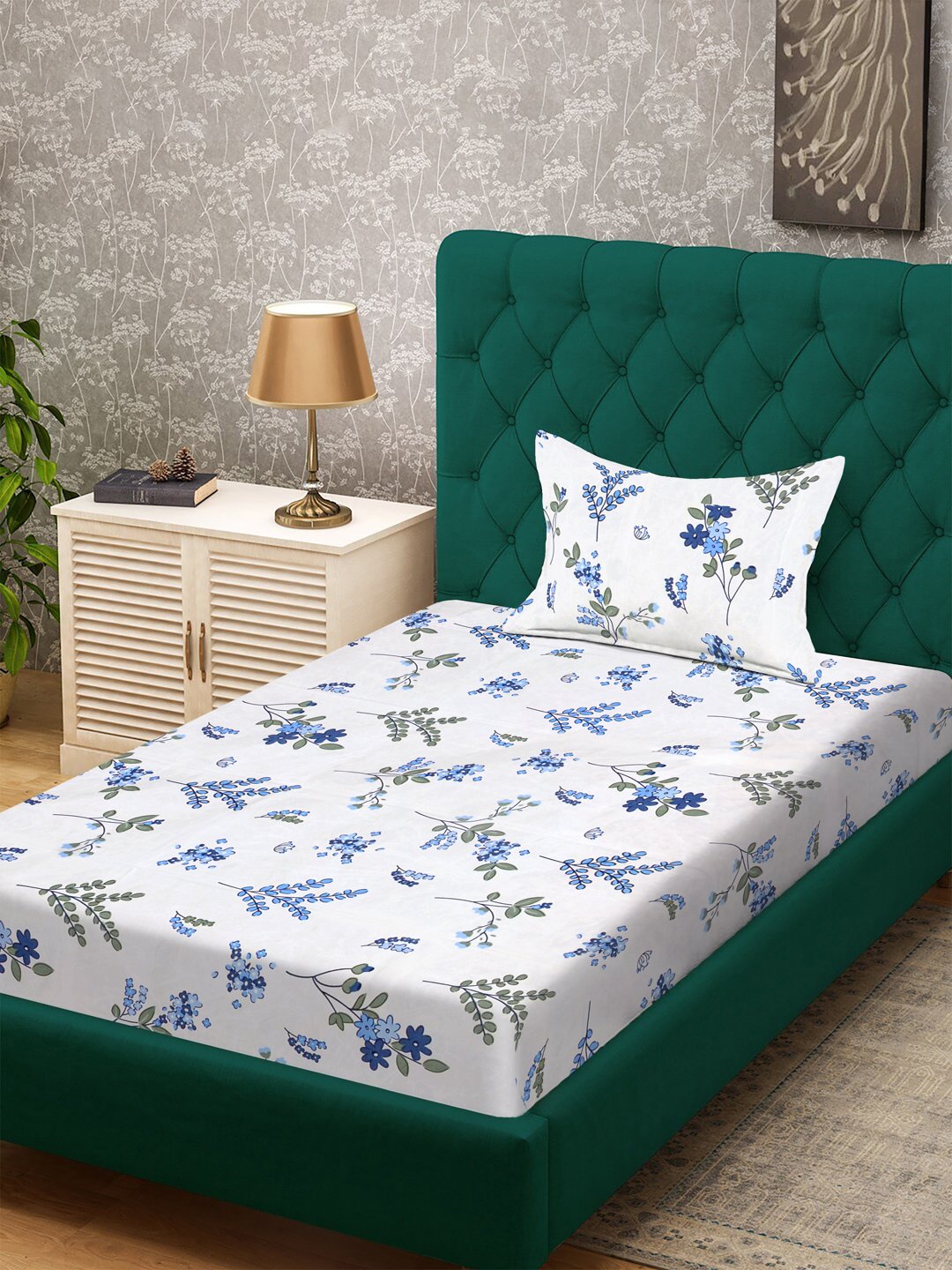 White Geometric 300 TC Cotton Blend Single Bedsheet with Pillow Cover