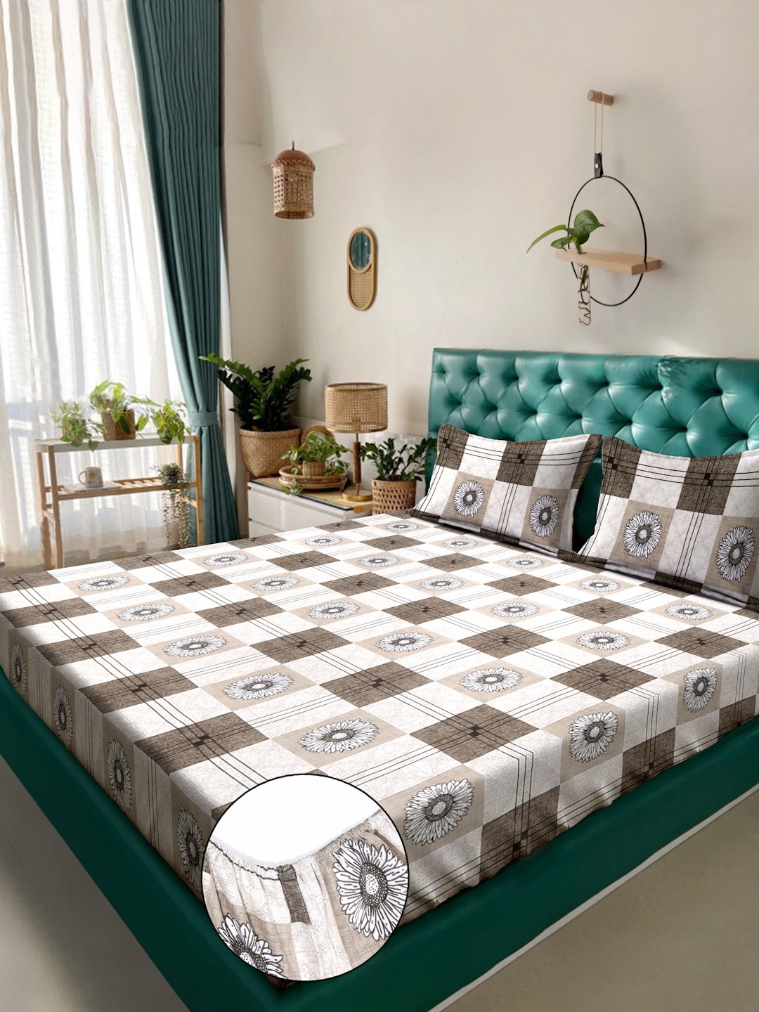 Brown Geometric 300 TC Cotton Blend Fitted Double Bedsheet in Book Fold Packing