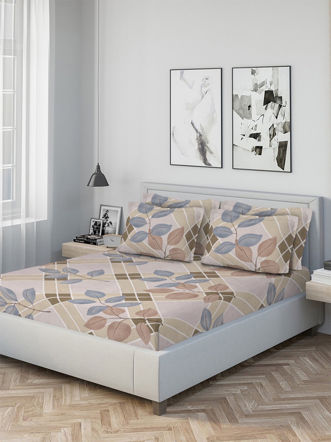 Multi Geometric 300 TC Cotton Blend Double Bedsheet with 4 Pillow Covers