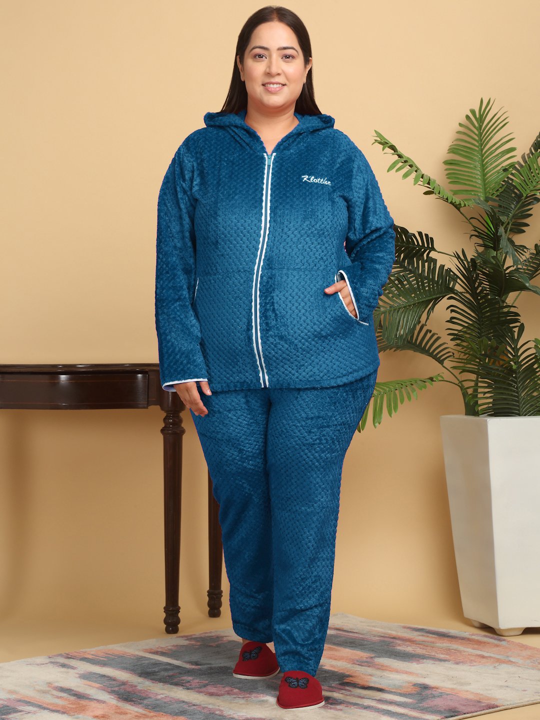 Women Blue Solid Hooded Woolen Night Suit