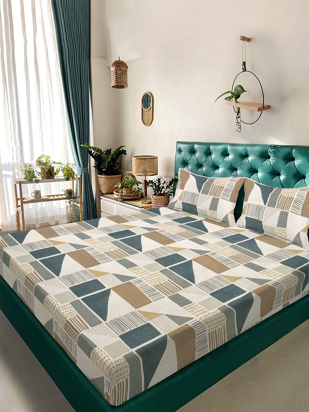 Multi Geometric 300 TC Cotton Blend Double Bedsheet with 2 Pillow Covers