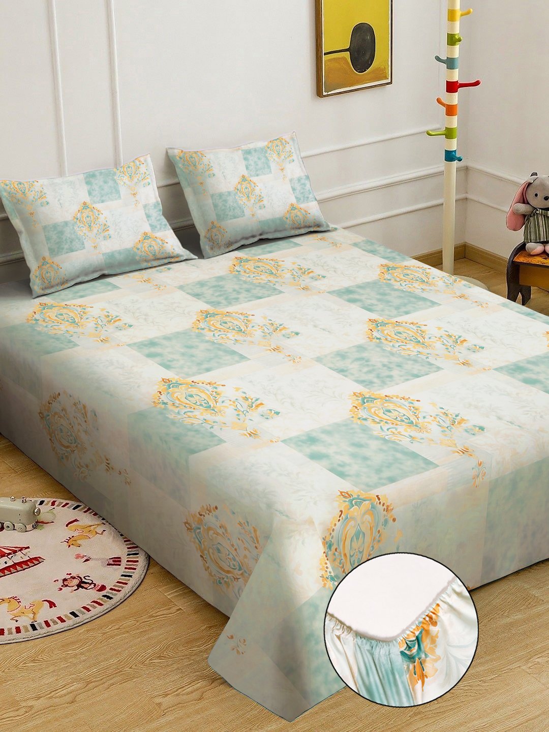 Green Digital Geometric Printed Cotton Blend Fitted Double Bedsheet with 2 Pillow Covers