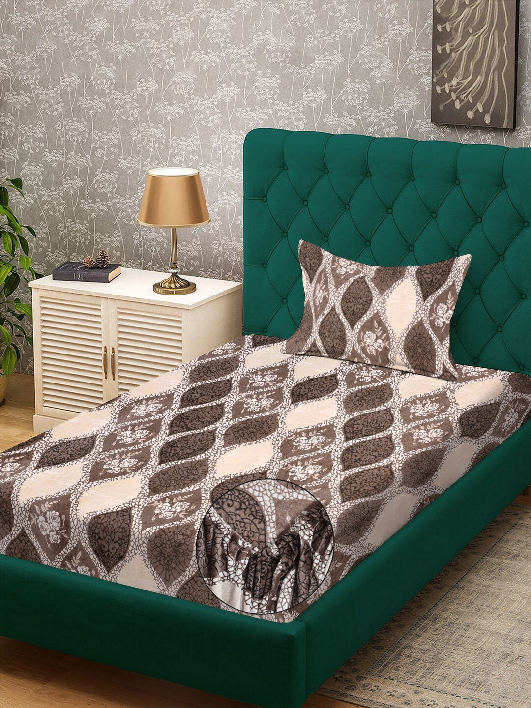 Brown Geometric Fitted Woolen Fitted Single Bedsheet with Pillow Cover