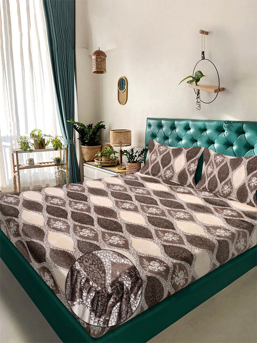 Brown Geometric Fitted Woolen Fitted Double Bedsheet with 2 Pillow Covers