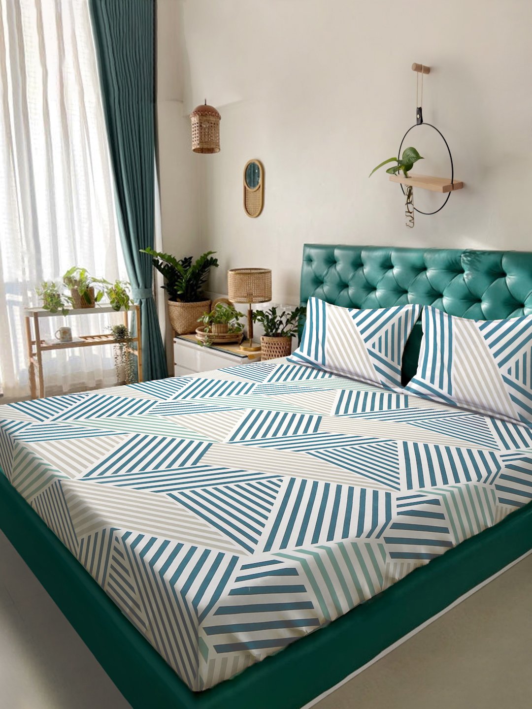 Green Geometric  300 TC Cotton Blend Double Bedsheet with 2 Pillow Covers
