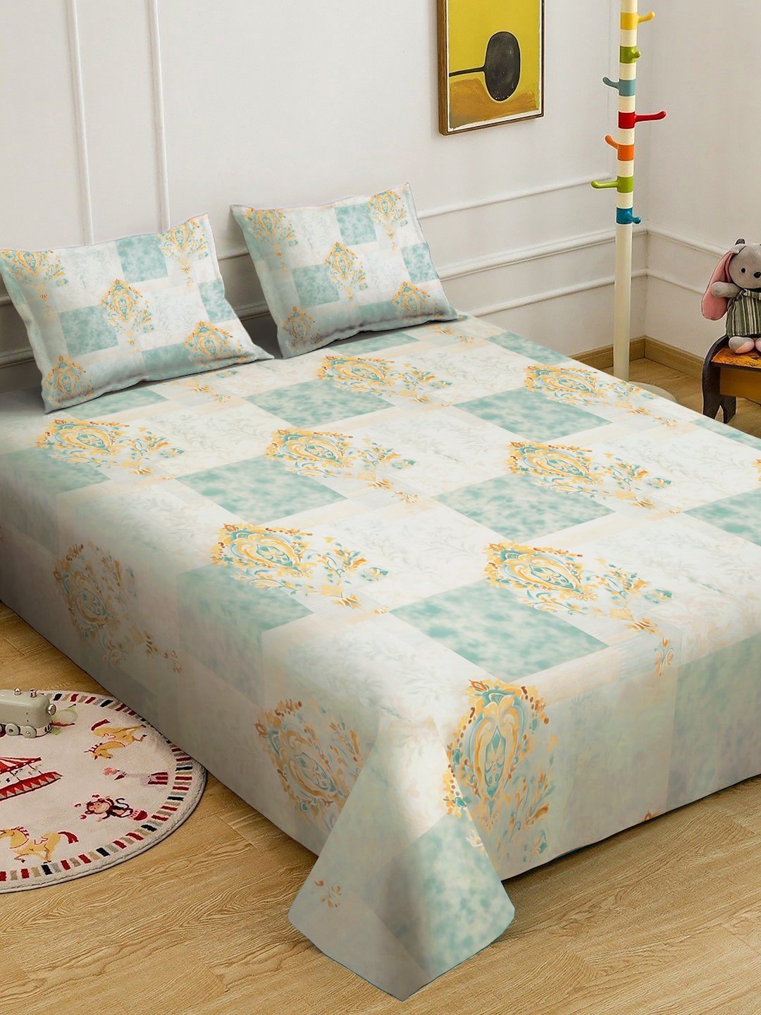 Green Digital Geometric Printed Cotton Blend Double Bedsheet with 2 Pillow Covers