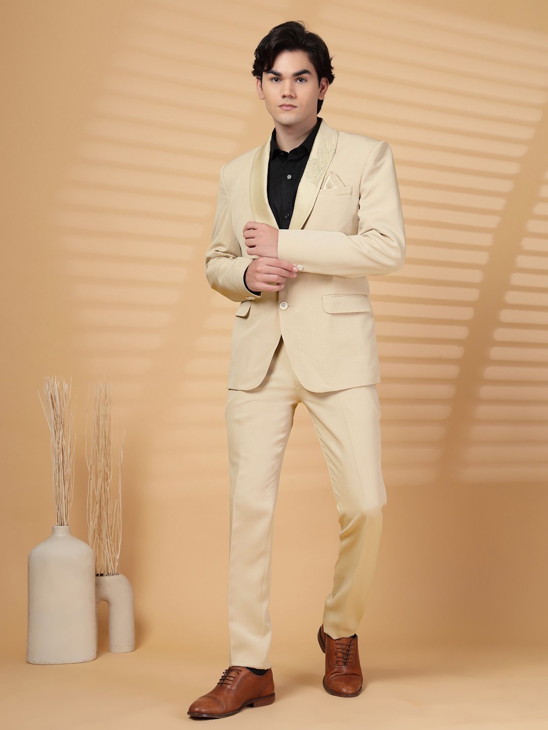 Cream Solid Embroidery Single-Breasted Two-Piece Party Suit