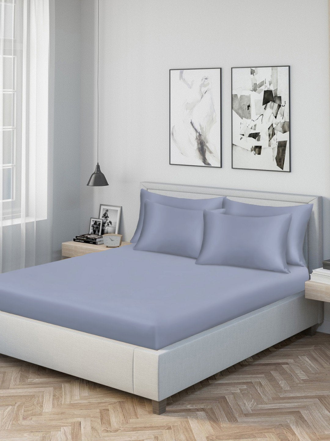 Lavender Solid 300 TC Cotton Blend Double Bedsheet with 4 Pillow Covers