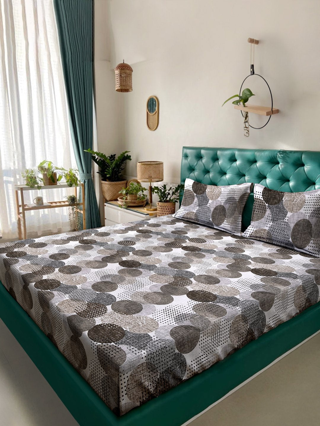 Brown Geometric 300 TC Cotton Blend Fitted Double Bedsheet with 2 Pillow Covers