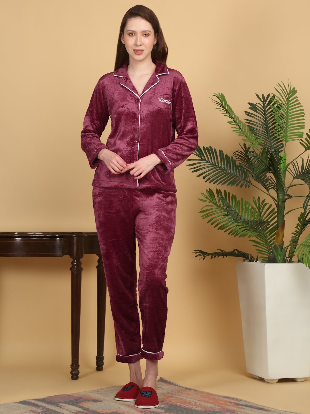 Klotthe Women Maroon Solid Woolen Night Suit