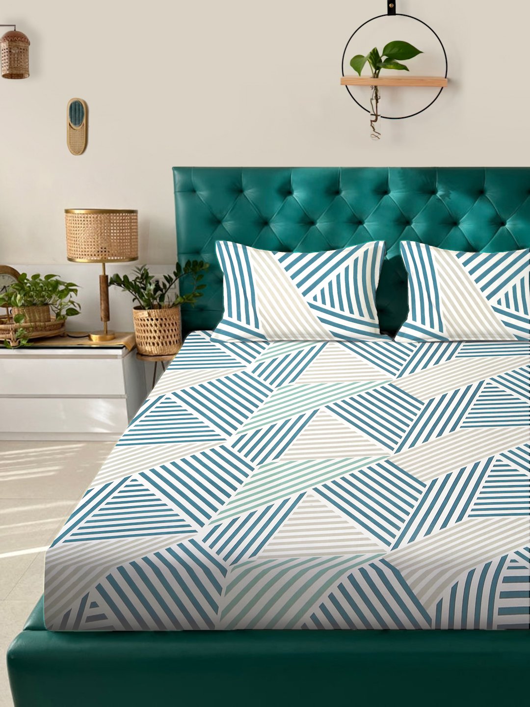 Green Geometric  300 TC Cotton Blend Fitted Double Bedsheet with 2 Pillow Covers