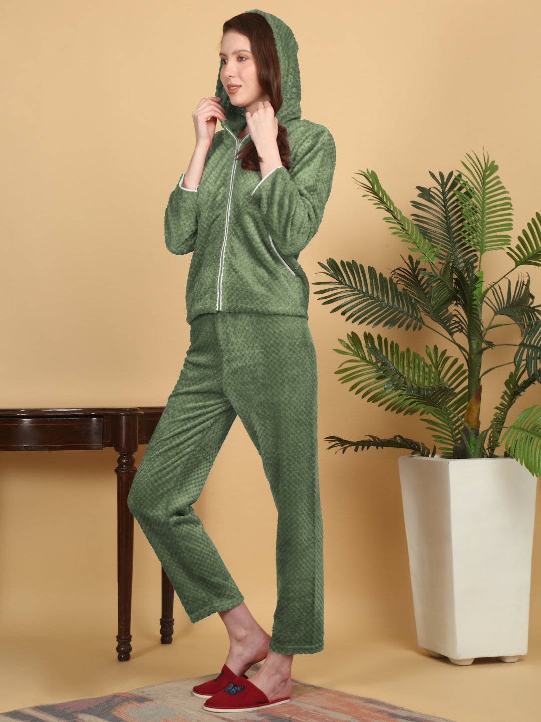 Women Green Solid Hooded Woolen Night Suit