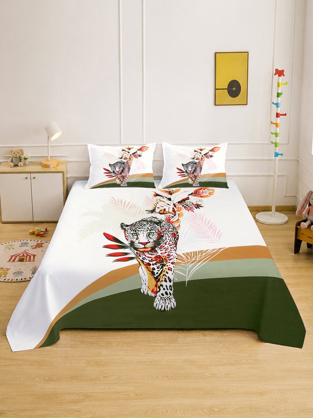 Digital White Animal Cotton Blend Double Bedsheet with 2 Pillow Covers