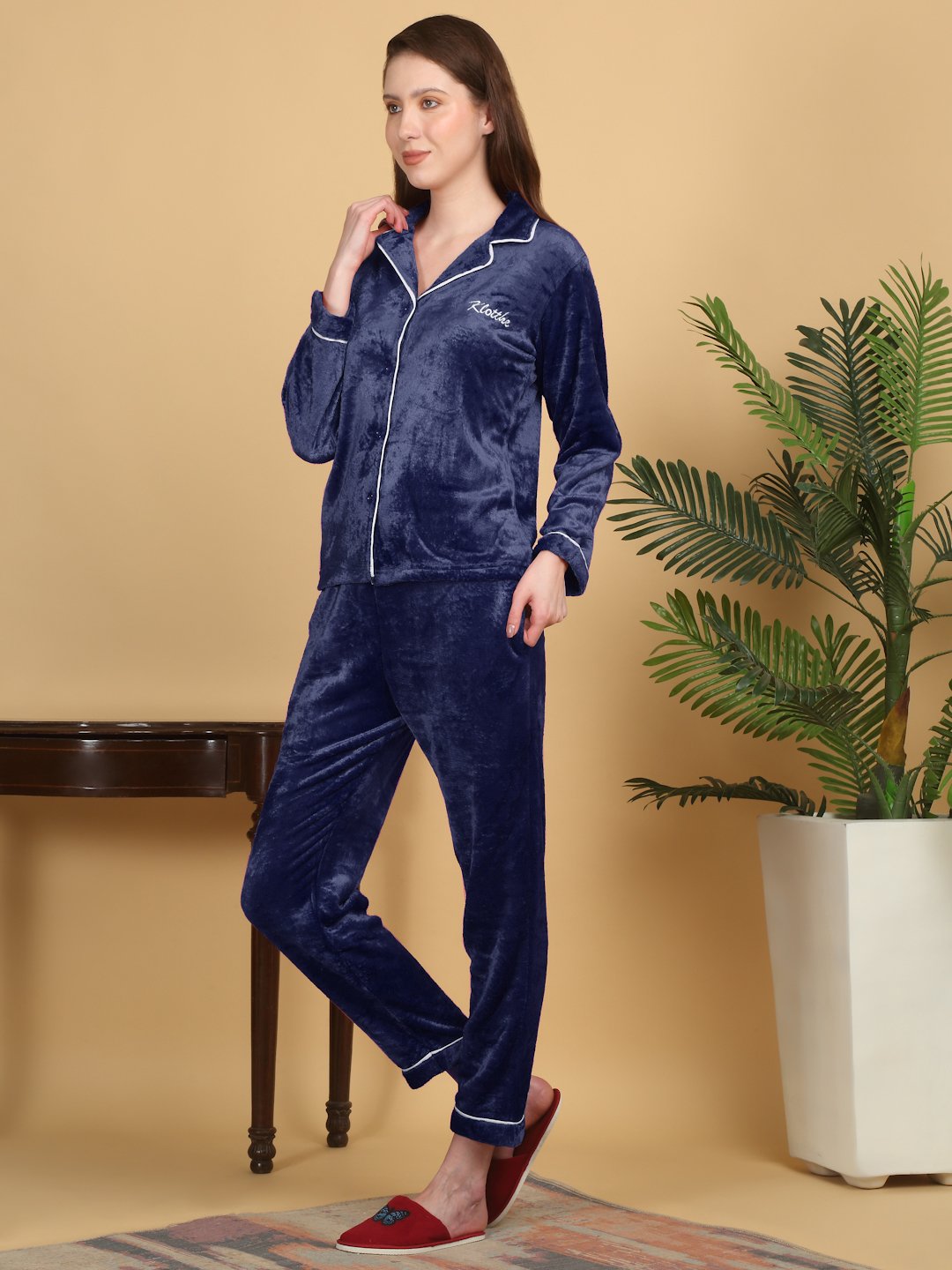 Klotthe Women Blue Solid Woolen Night Suit
