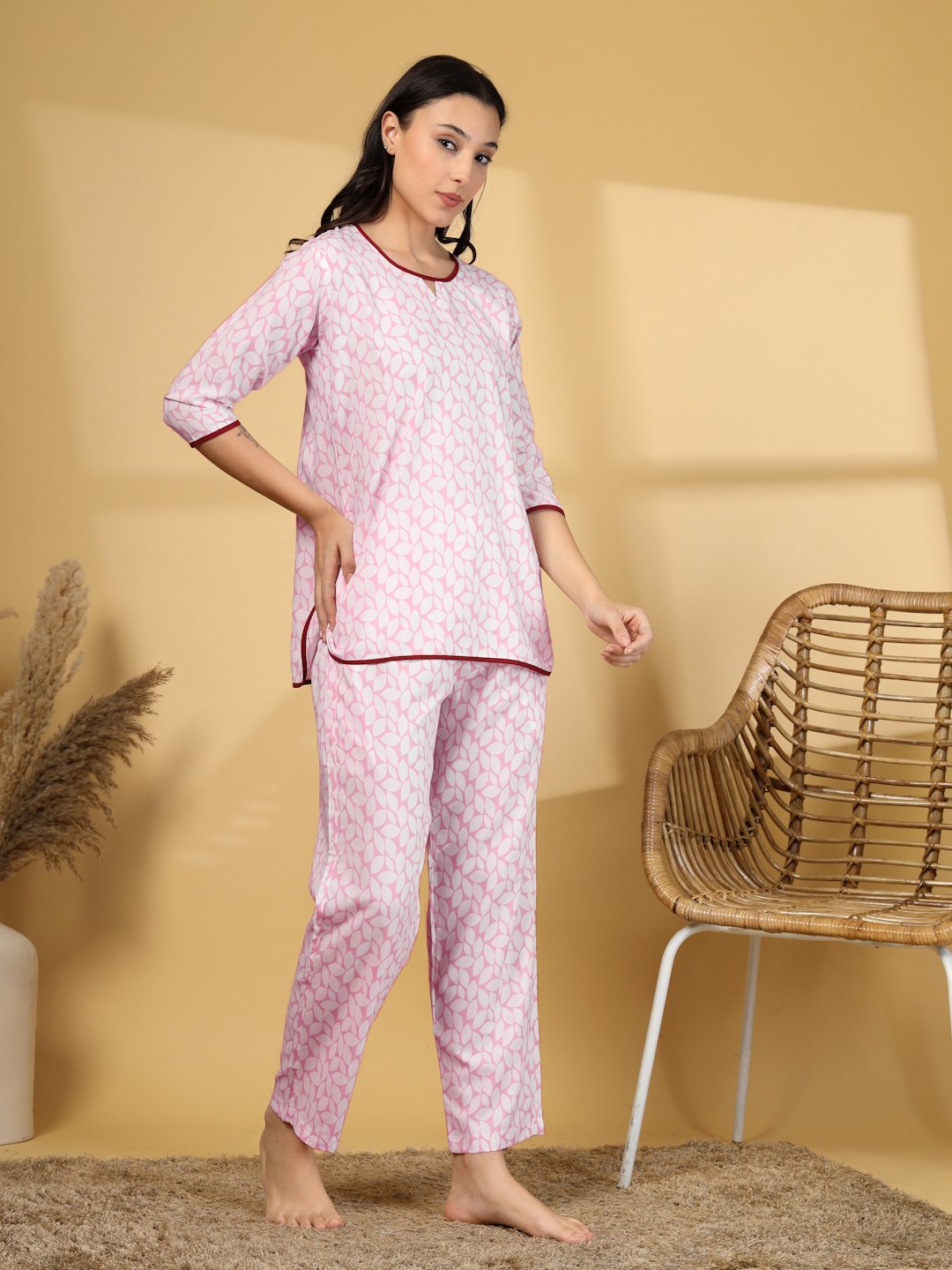 Women Pink Floral Cotton Blend Night Suit