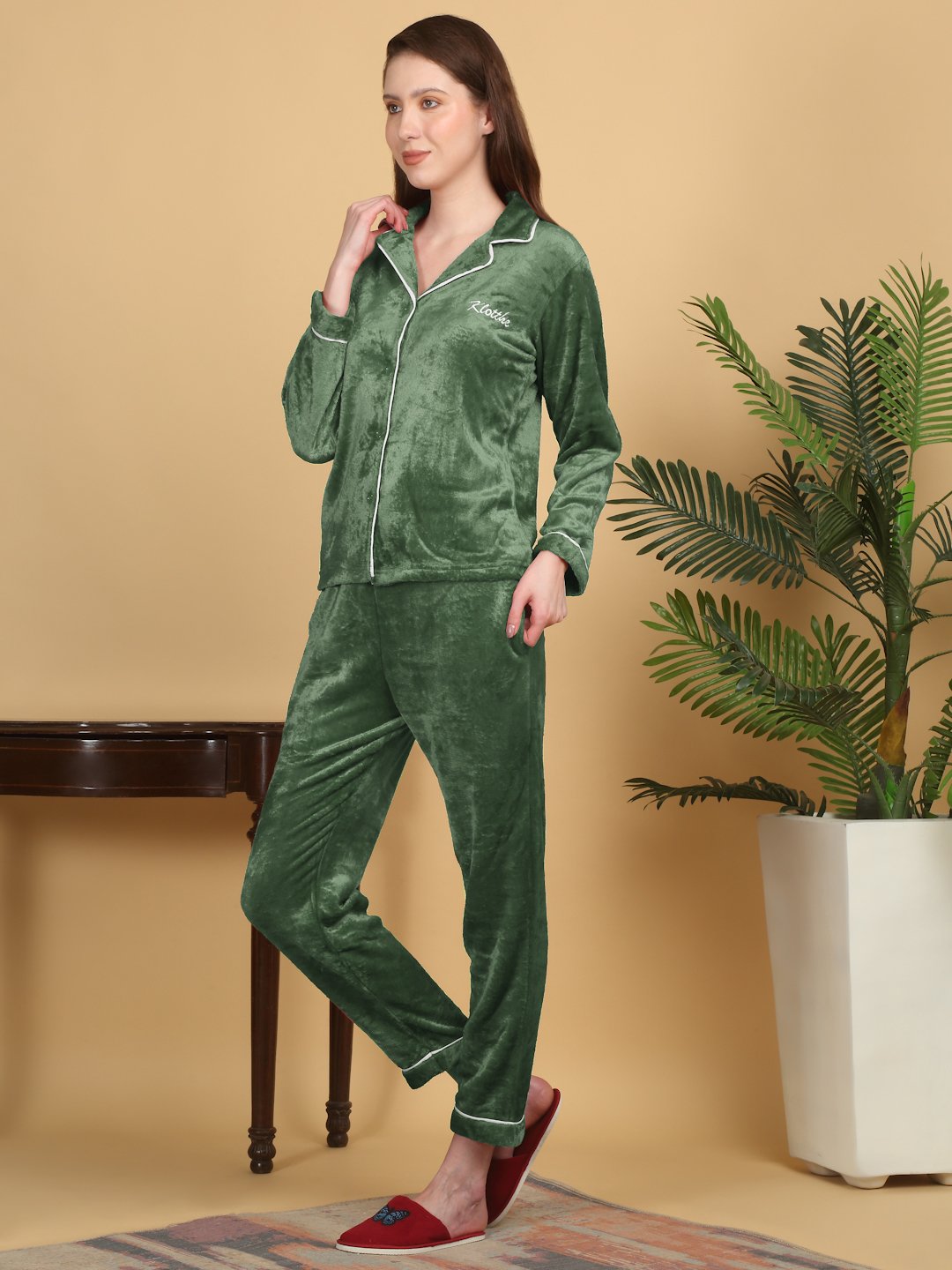 Klotthe Women Green Solid Woolen Night Suit