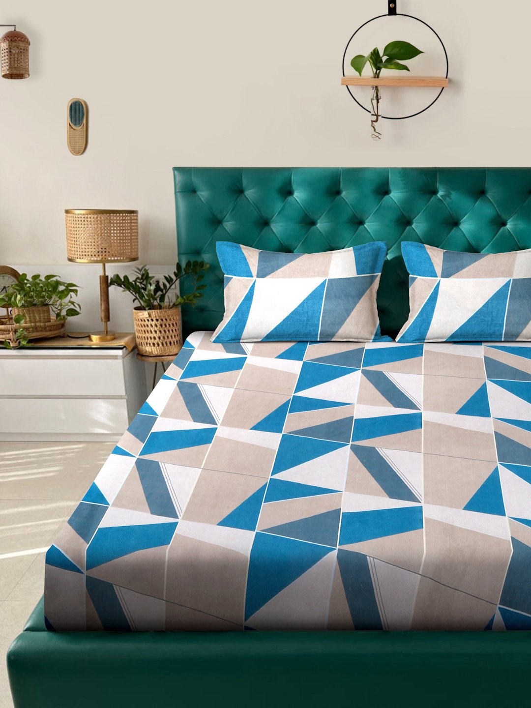 Multi Geometric 300 TC Cotton Blend Double Bedsheet with 2 Pillow Covers