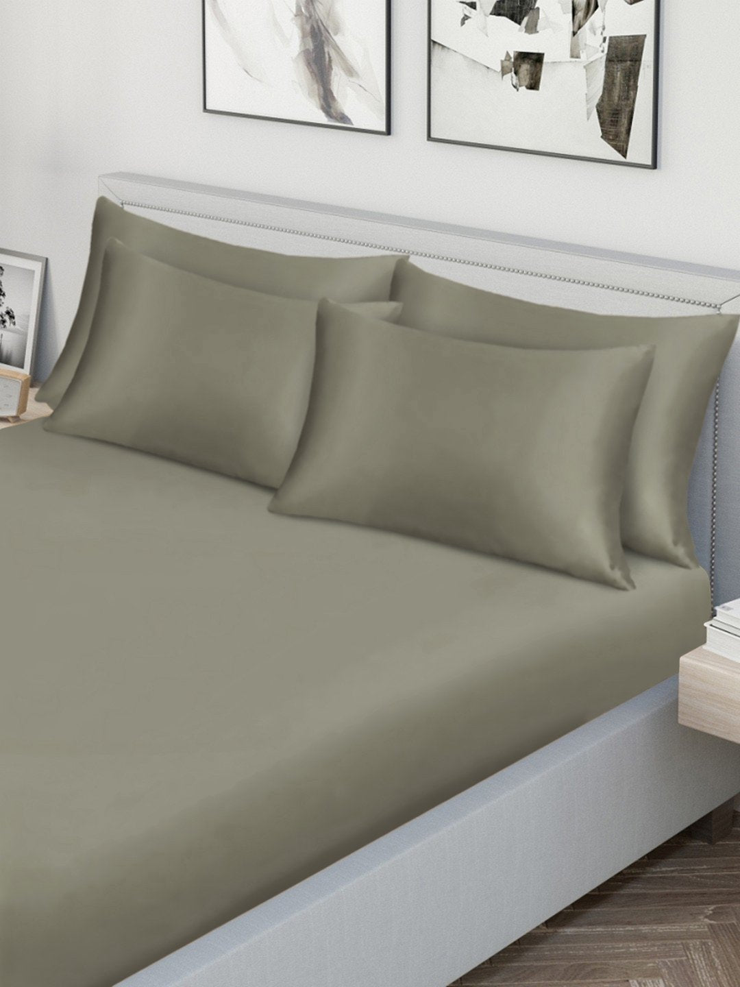 Brown Solid 300 TC Cotton Blend Double Bedsheet with 4 Pillow Covers