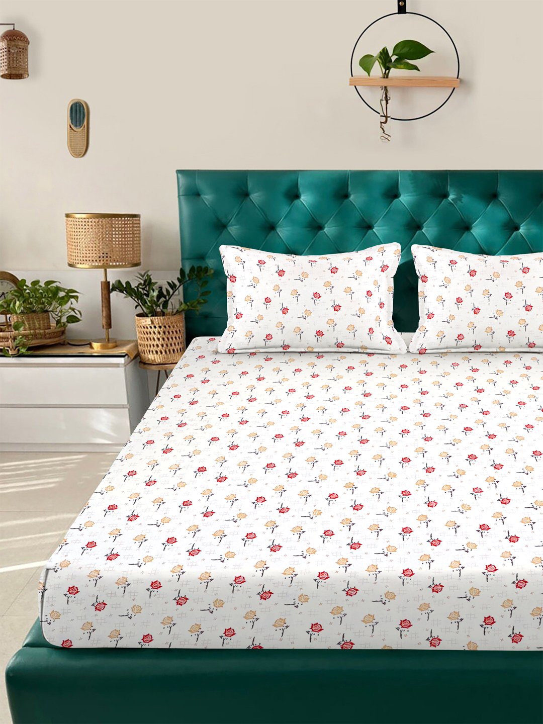 Cream Floral 300 TC Cotton Blend Fitted Double Bedsheet in Book Fold Packing