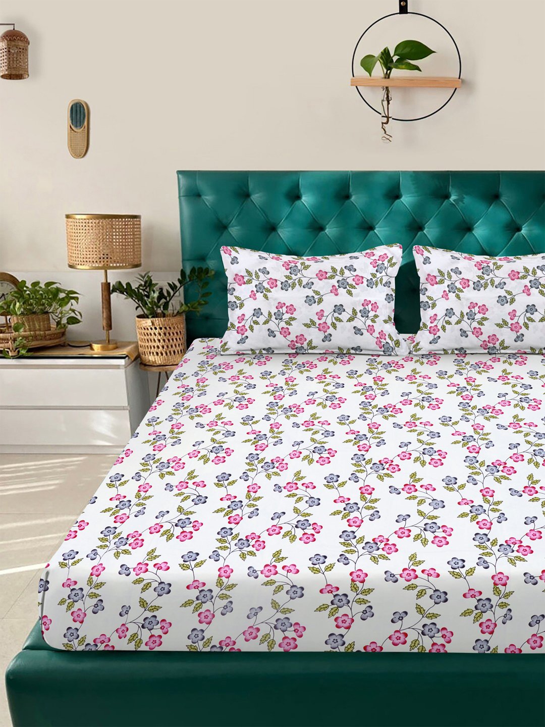 Cream Floral 300 TC Cotton Blend Double Bedsheet in Book Fold Packing