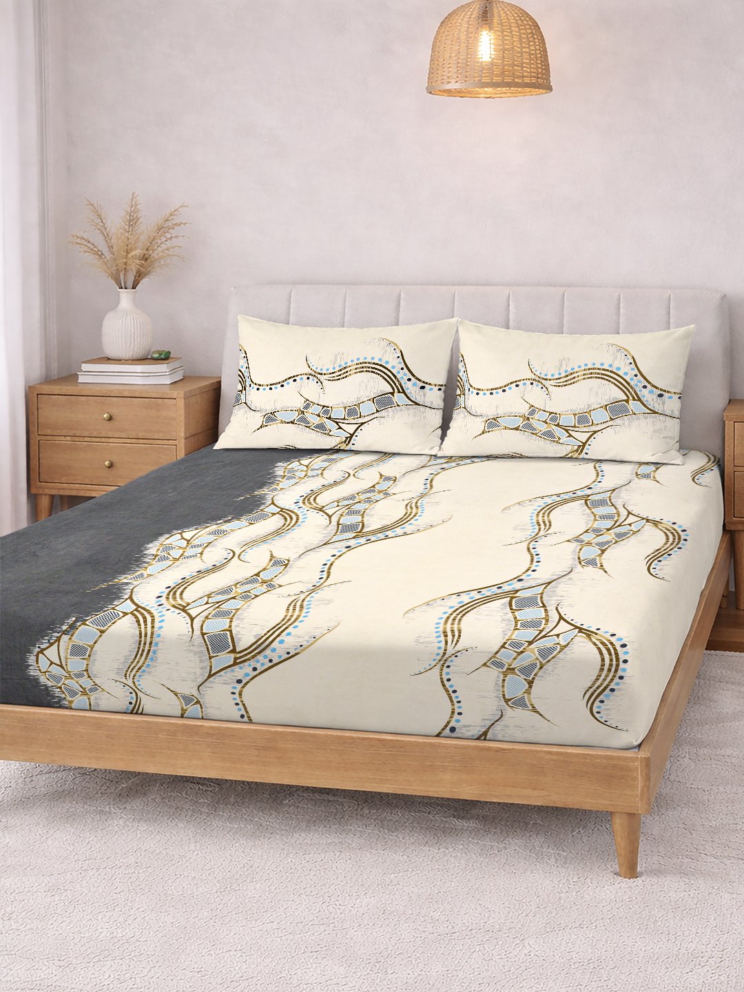 Cream Abstract Cotton Blend Double Bedsheet with 2 Pillow Covers