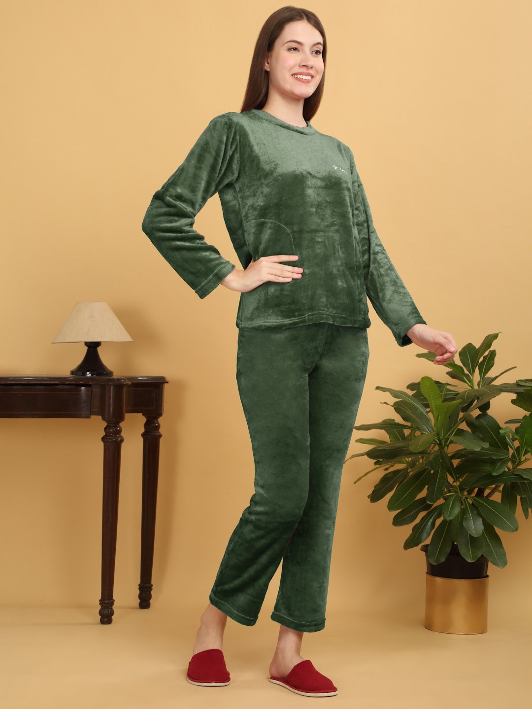 Klotthe Women Green Solid Woolen Night Suit
