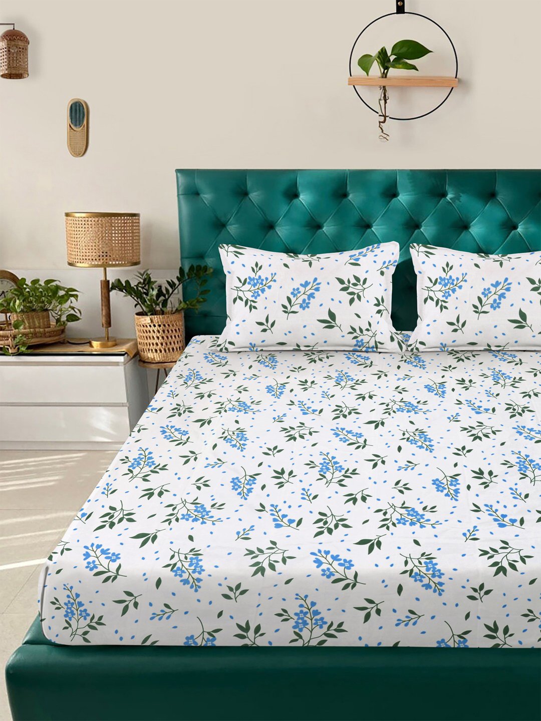White Floral 300 TC Cotton Blend Double Bedsheet in Book Fold Packing