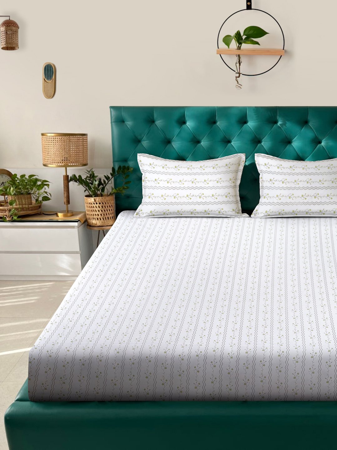 White Floral 400 TC Pure Cotton Super King Double Bedsheet with 2 Pillow Covers