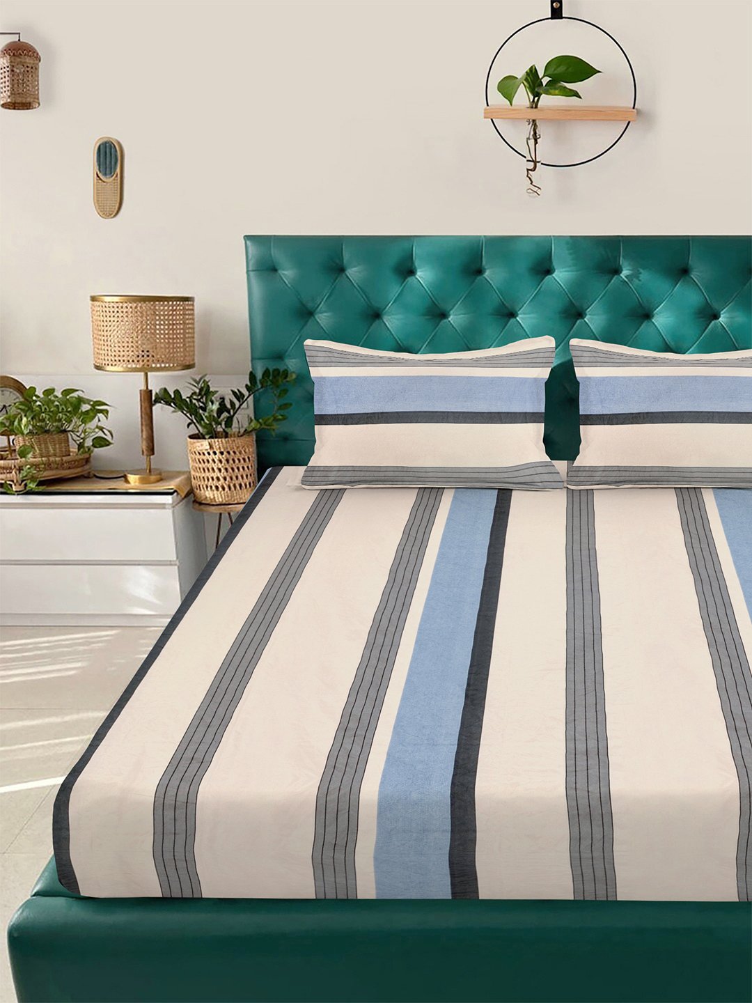 Multi Striped 300 TC Cotton Blend Double Bedsheet with 2 Pillow Covers