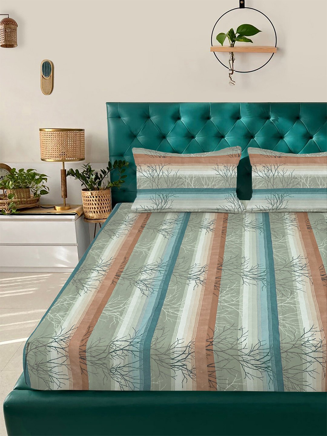 Multi Striped 300 TC Cotton Blend Double Bedsheet with 2 Pillow Covers
