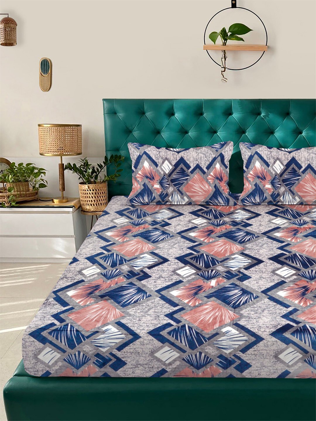 Multi Geometric Fitted Woolen Double Bedsheet with 2 Pillow Covers